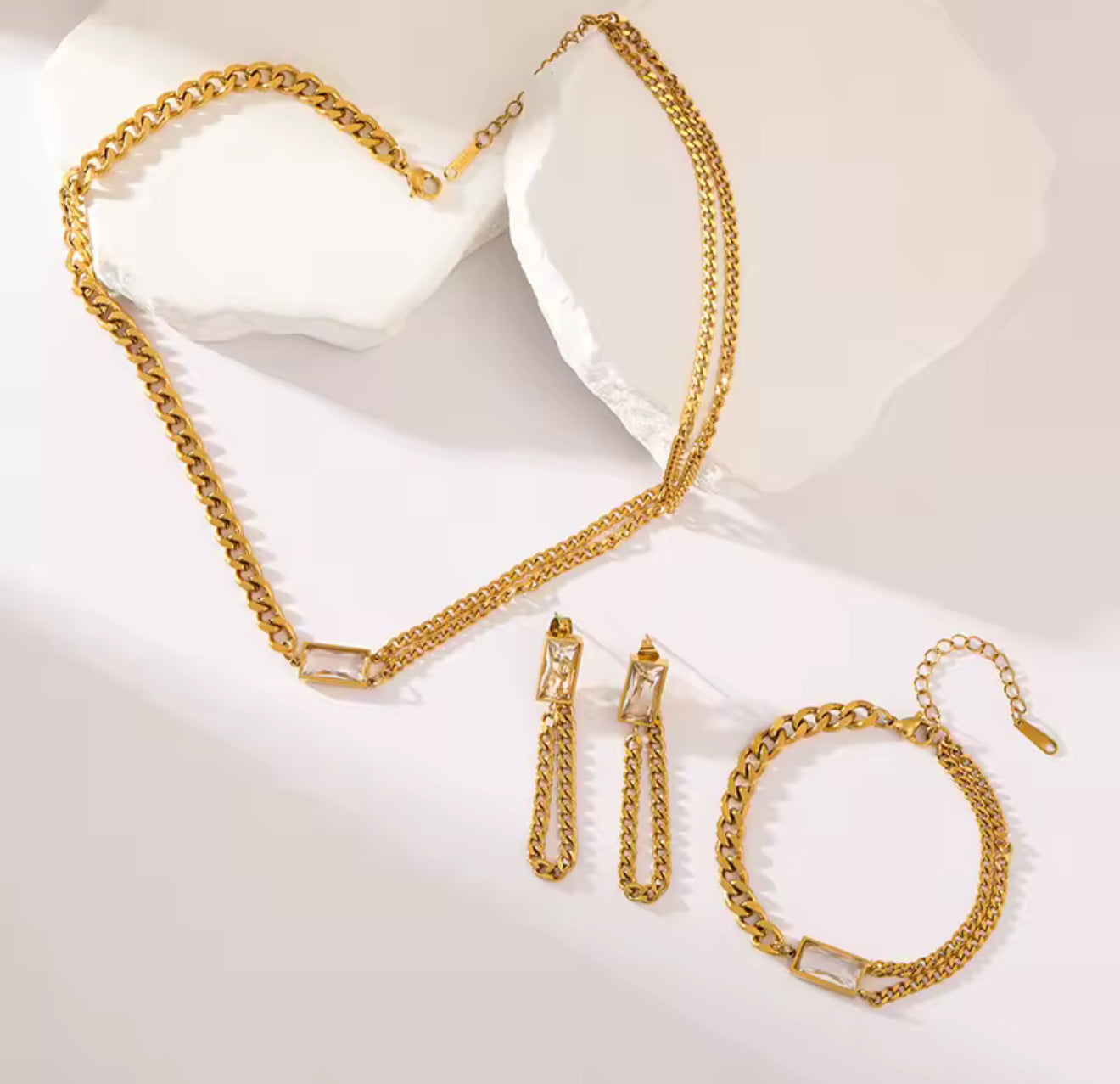 Cena Non-Tarnish Water Resistant Necklace Set