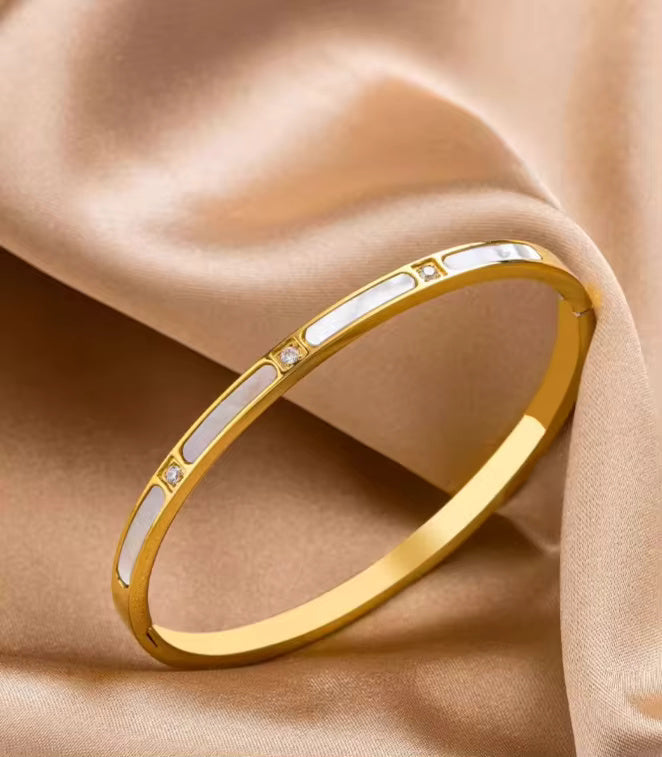 Mara Stainless Steel Bangle